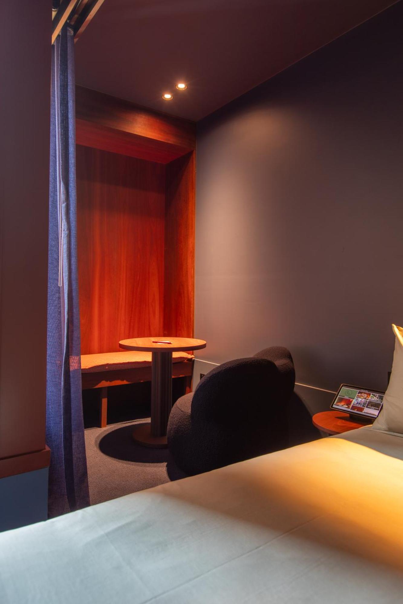 Hyde Place 5*