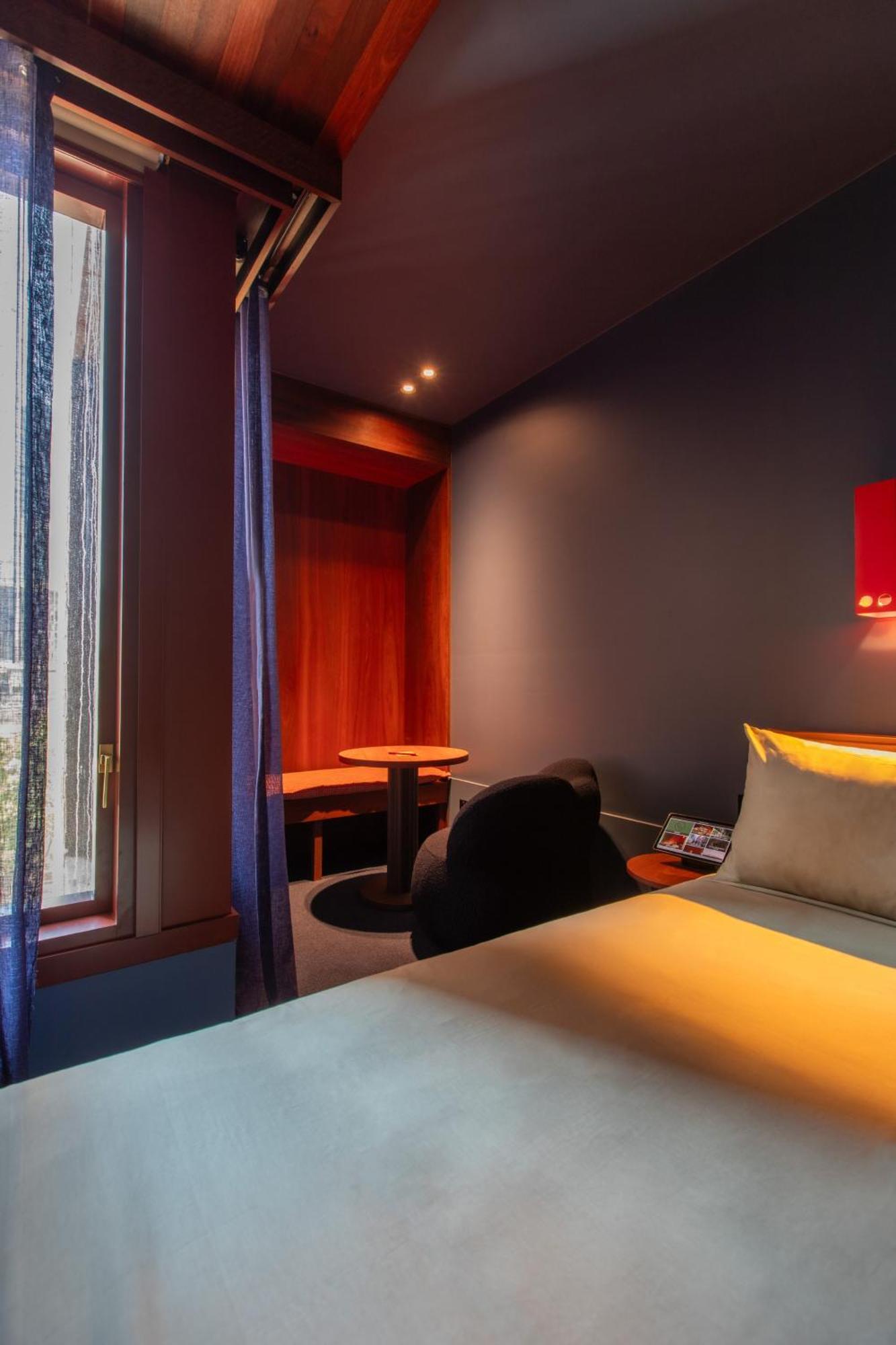 Hyde Place 5* Melbourne