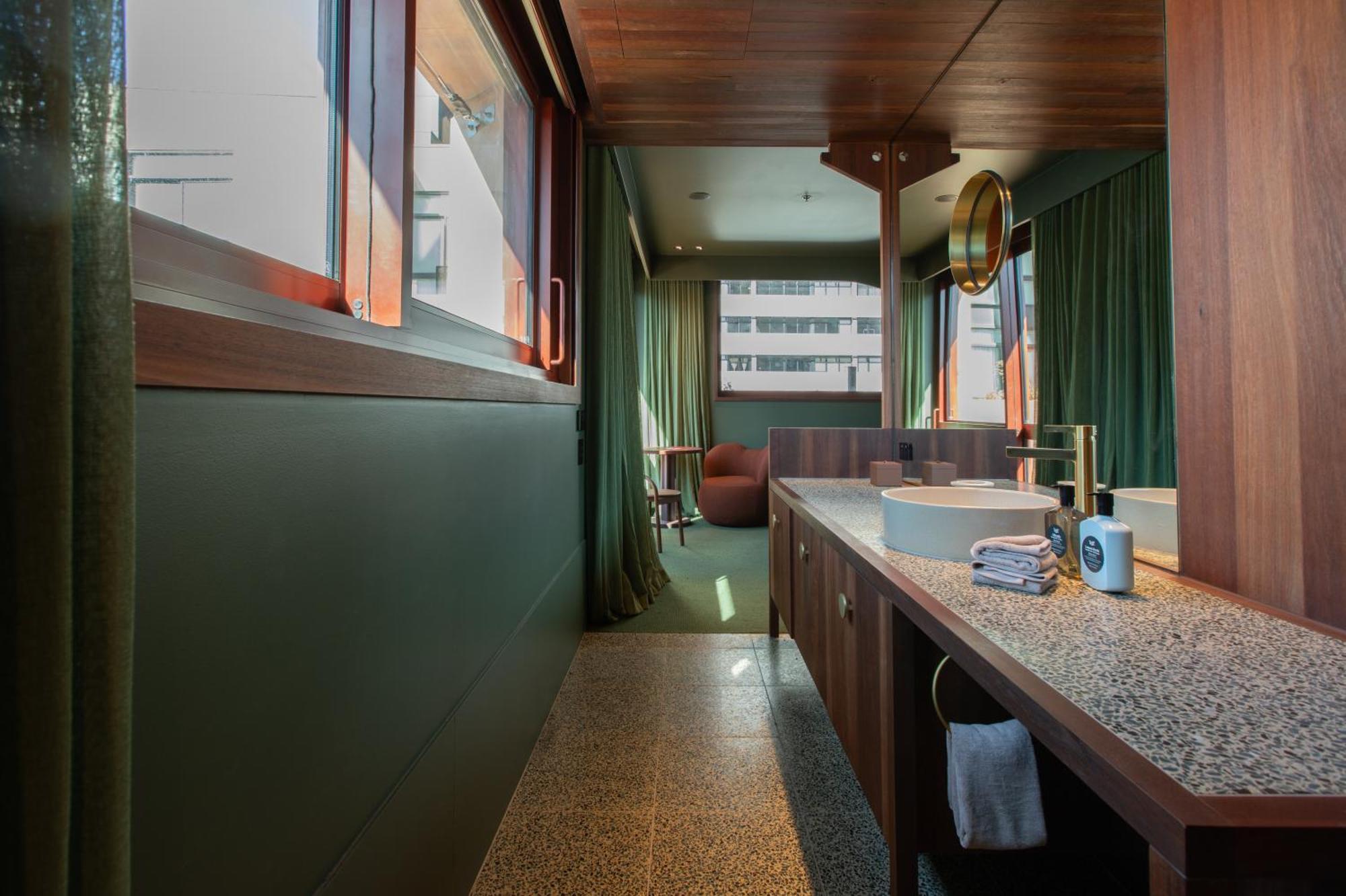 Hyde Place Hotel 5*