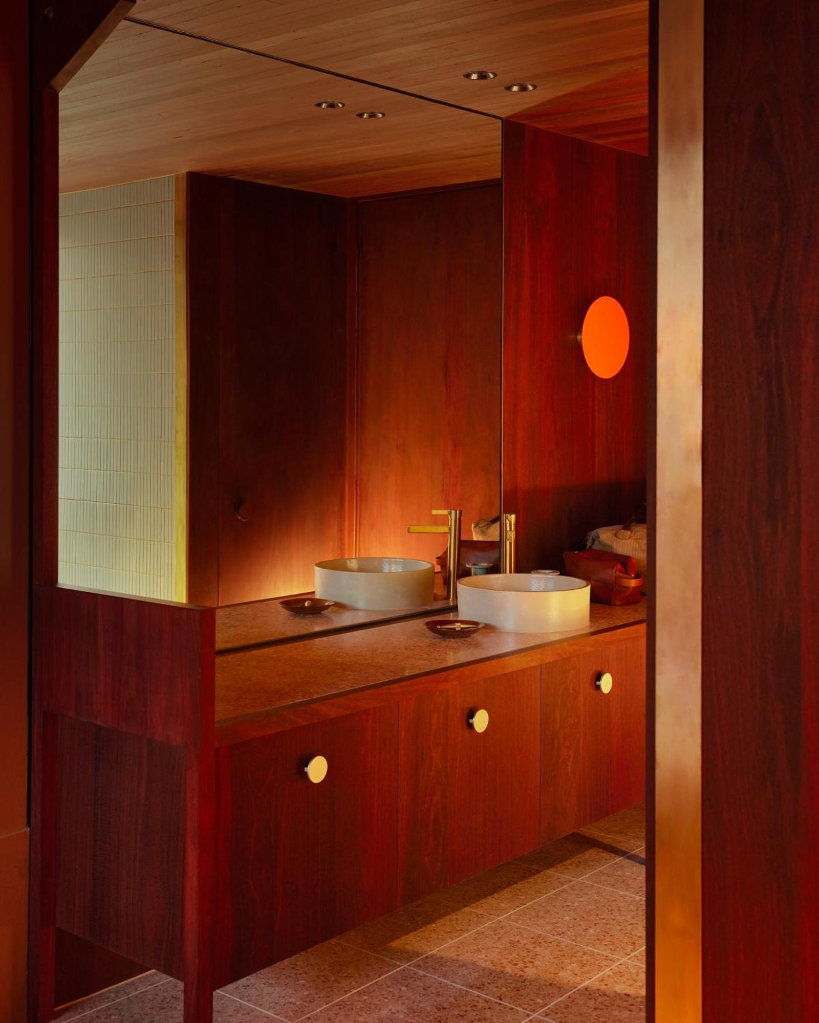 Hyde Place 5*